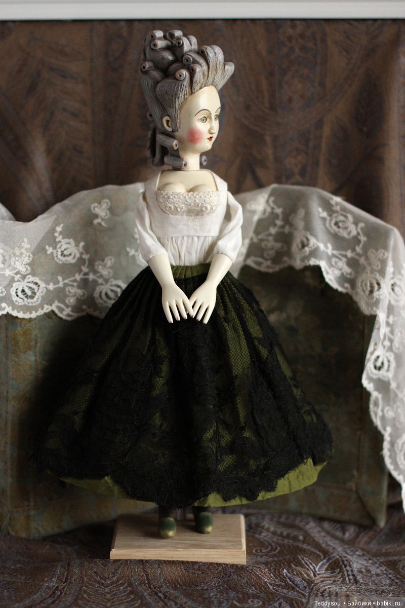 Деревянные куклы со сменными головами и новая француженка
