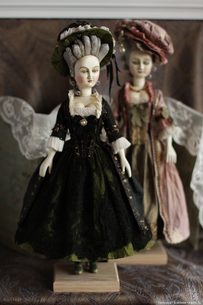 Деревянные куклы со сменными головами и новая француженка