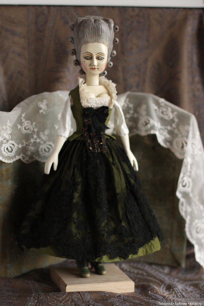 Деревянные куклы со сменными головами и новая француженка