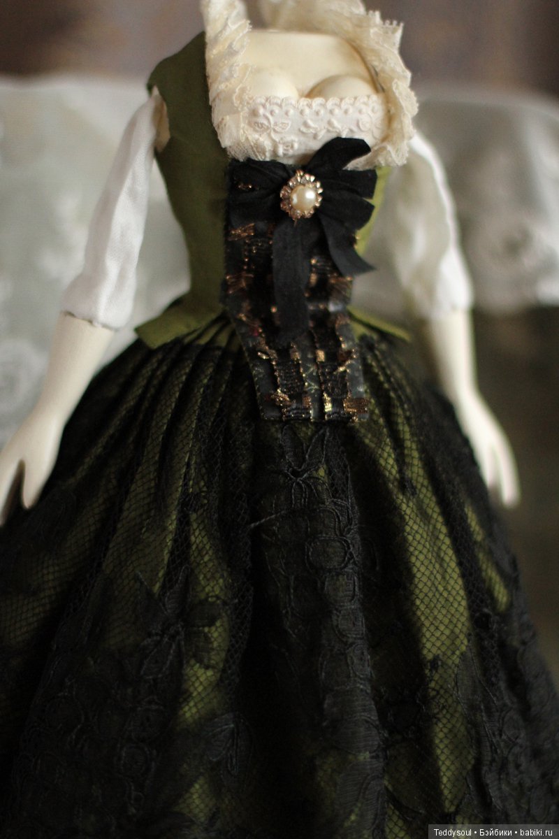 Деревянные куклы со сменными головами и новая француженка