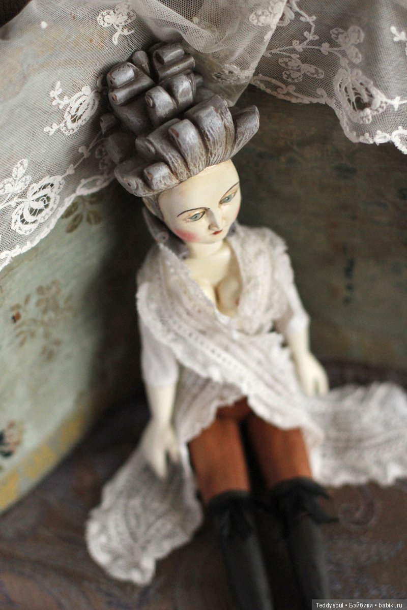 Деревянные куклы со сменными головами и новая француженка