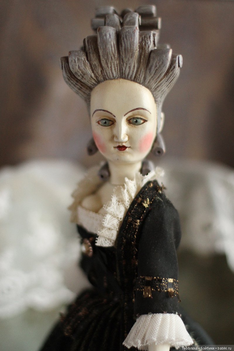Деревянные куклы со сменными головами и новая француженка