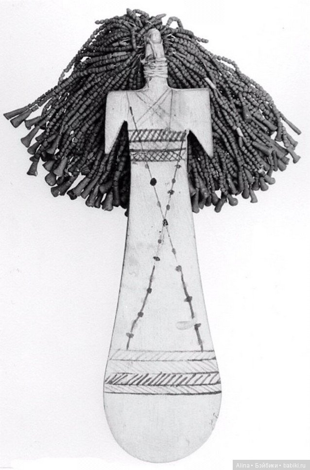 Древнеегипетские плоские деревянные куклы с волосами из глиняных бусин (Paddle doll) (фото 3)