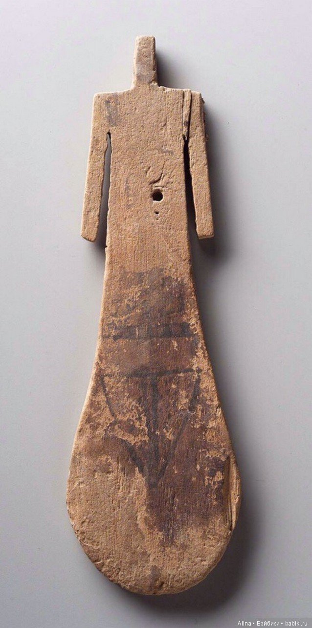 Древнеегипетские плоские деревянные куклы с волосами из глиняных бусин (Paddle doll) (фото 6)