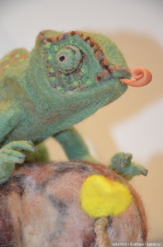 Хамелеон. Игрушка в технике сухое валяние