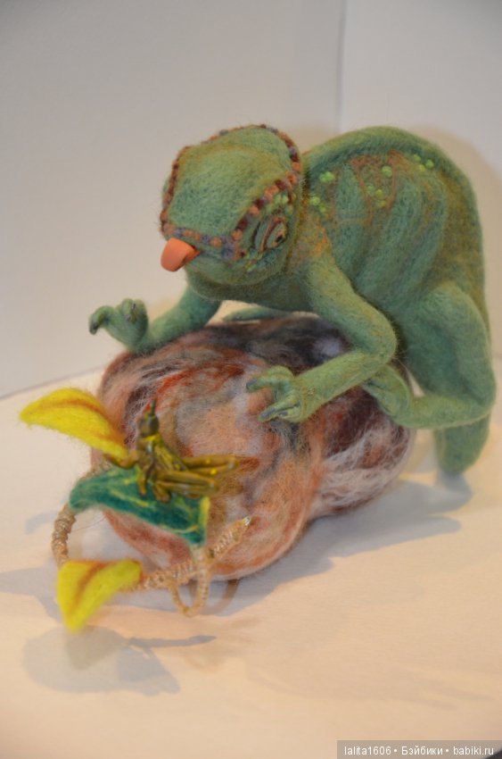 Хамелеон. Игрушка в технике сухое валяние (фото 2)