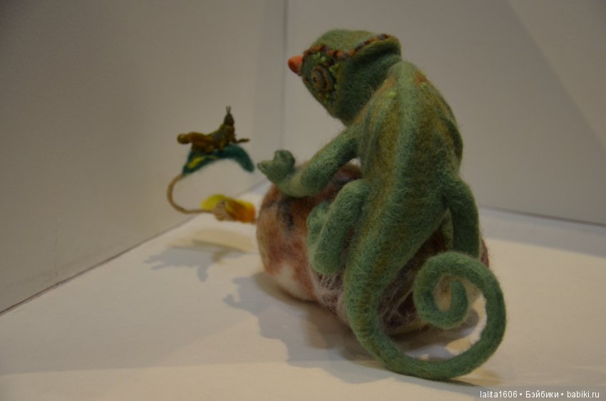 Хамелеон. Игрушка в технике сухое валяние (фото 5)