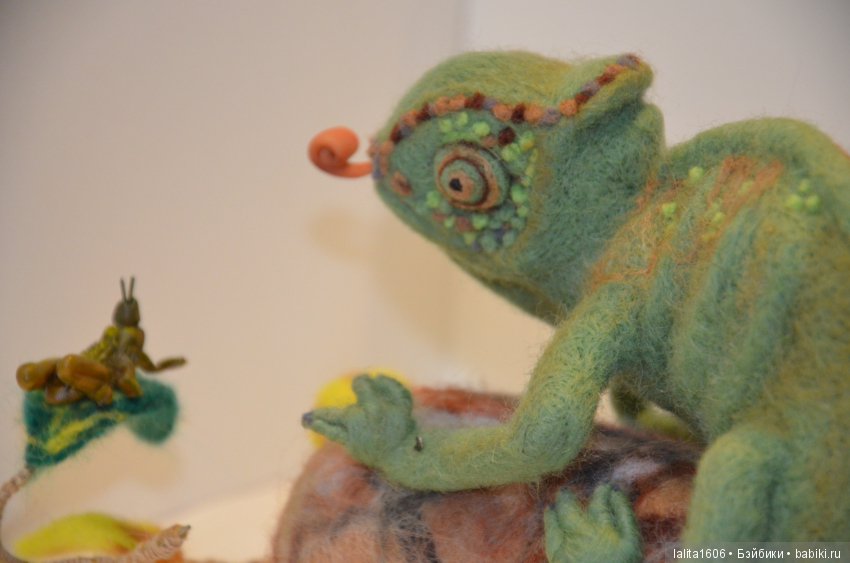 Хамелеон. Игрушка в технике сухое валяние (фото 6)
