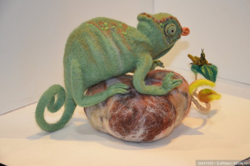 Хамелеон. Игрушка в технике сухое валяние (фото 4)