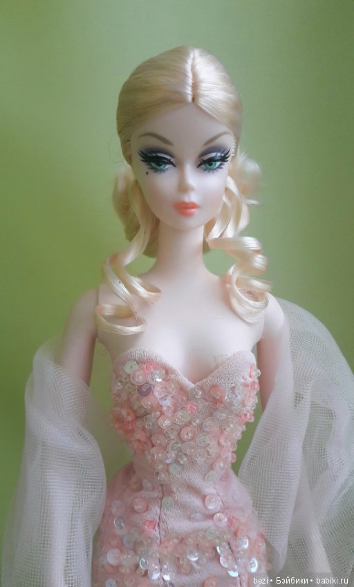 Элегантная классика Barbie Silkstone