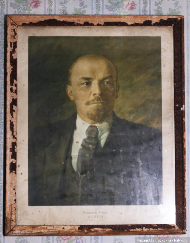 На форме у школьниц сияет звезда (фото 5)