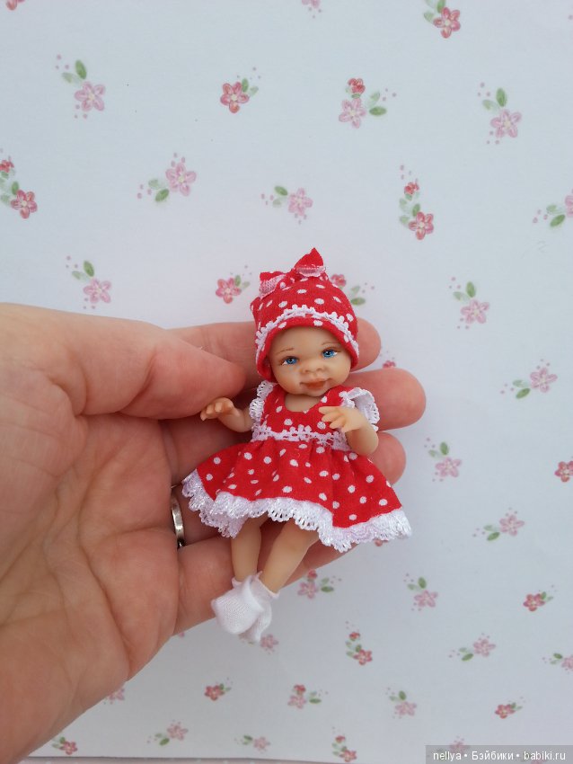 Кнопка 8 см — Авторские миниатюрные куклы: лепка (фото 2)