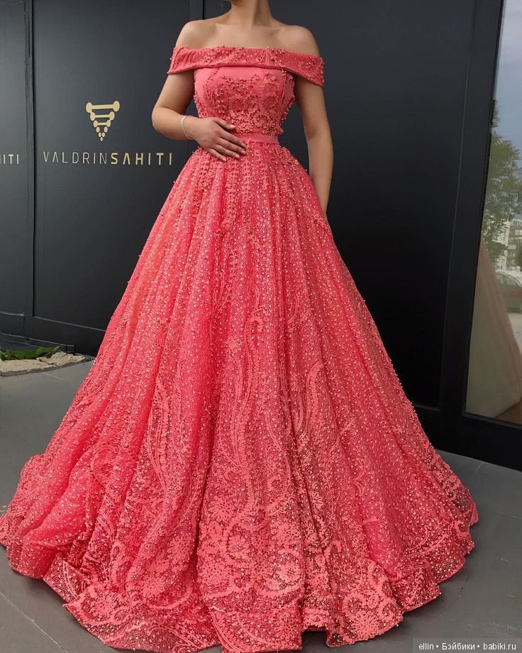 Роскошные платья дизайнера Valdrin Sahiti, Сербия