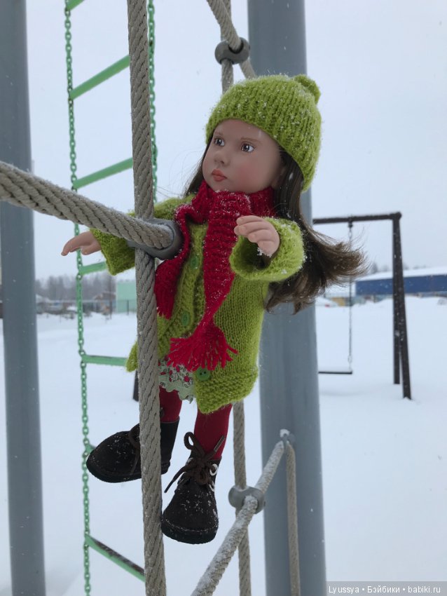 Зимняя прогулка — Игровые куклы Zwergnase (Цвергназе) Junior: Джуниор (фото 9)