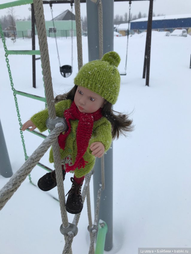 Зимняя прогулка — Игровые куклы Zwergnase (Цвергназе) Junior: Джуниор (фото 10)