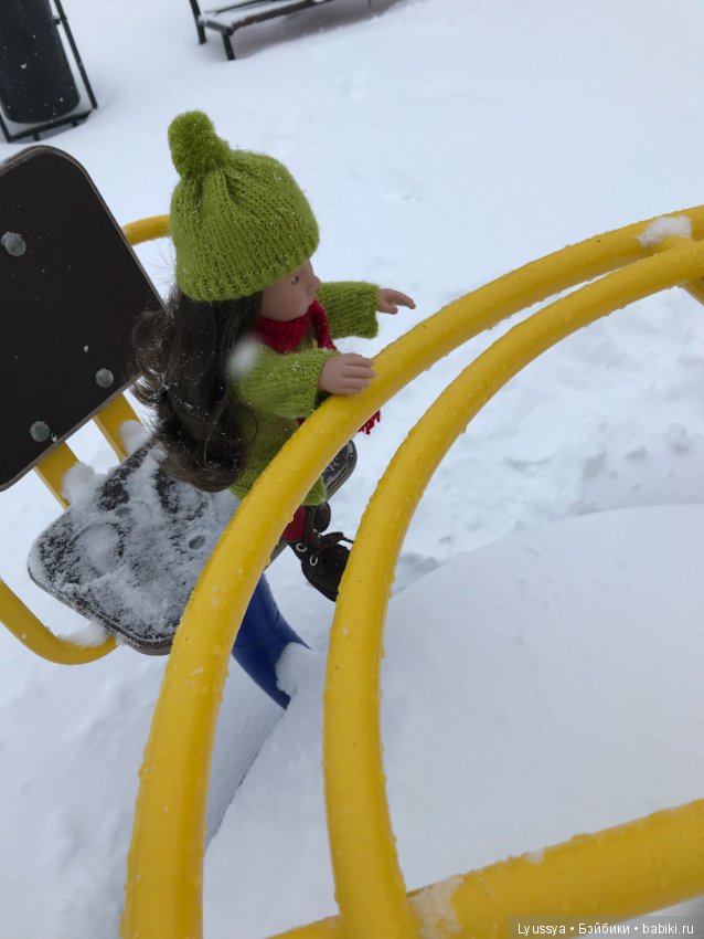 Зимняя прогулка — Игровые куклы Zwergnase (Цвергназе) Junior: Джуниор (фото 7)