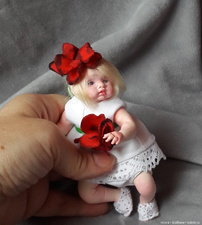 Миниатюрные авторские куклы, разные