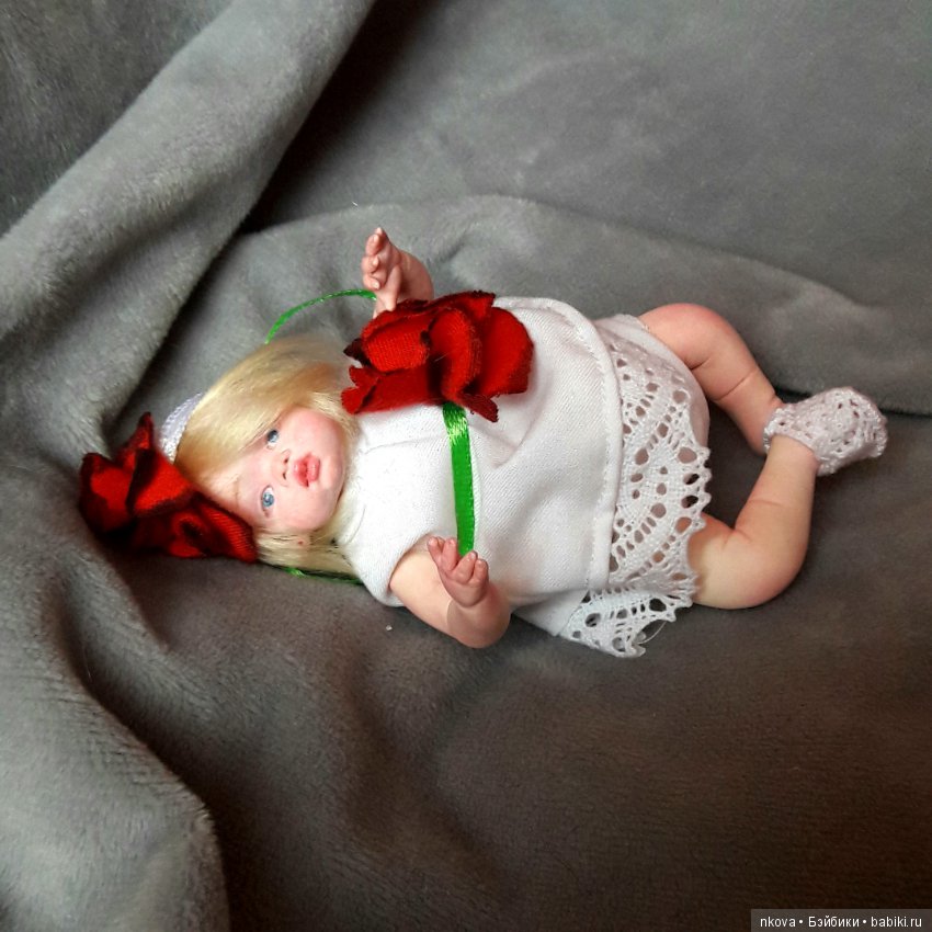 Миниатюрные авторские куклы, разные