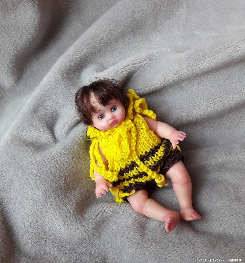 Миниатюрные авторские куклы, разные