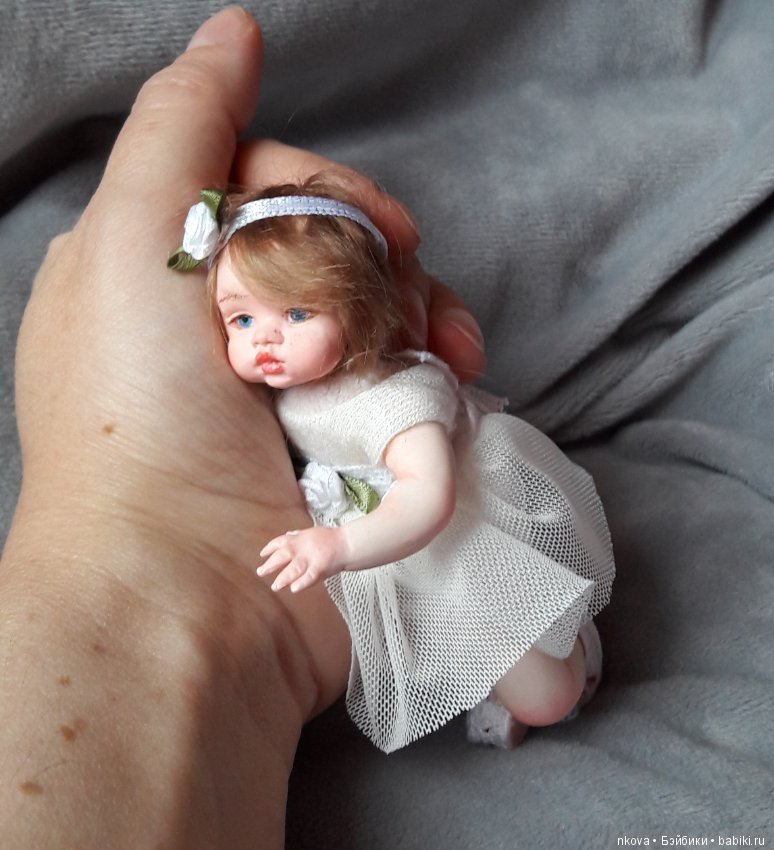 Миниатюрные авторские куклы, разные