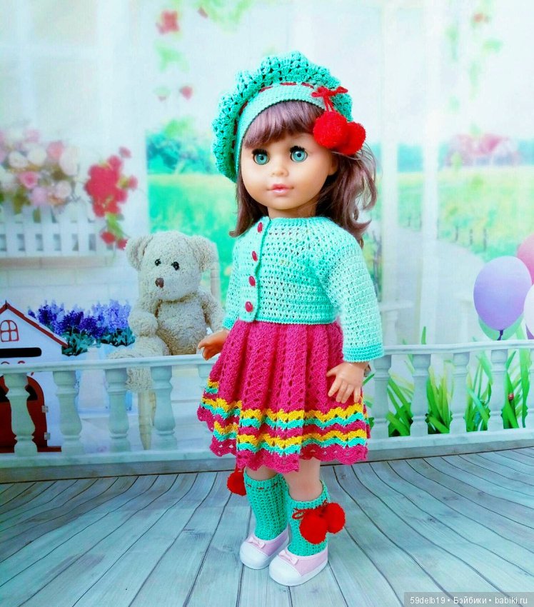 Яркий наряд для винтажной немочки