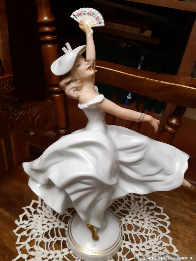 Моя небольшая коллекция фарфоровых статуэток