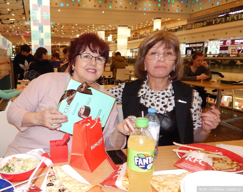 Давай девчата по маленькой или "С днем рождения Люсьена!"