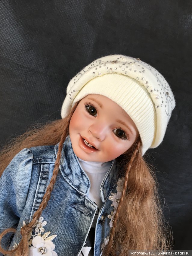 Сиротка Liz с сестренкой Лизой