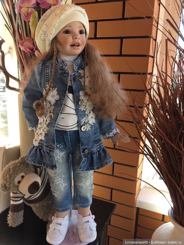 Сиротка Liz с сестренкой Лизой