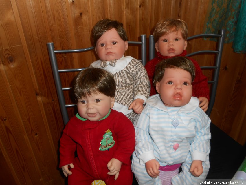 Мальчишки пили молоко и обсуждали что подарить девочкам на 8 марта (фото 8)