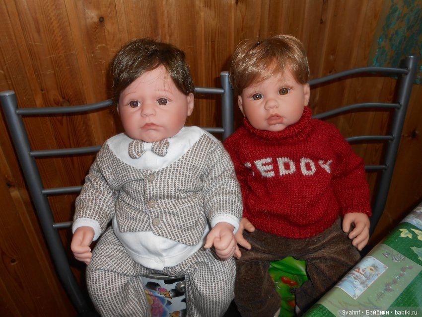 Мальчишки пили молоко и обсуждали что подарить девочкам на 8 марта (фото 6)