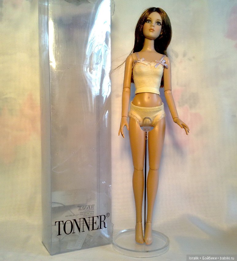 "Кукла мертва до тех пор, пока остаётся в коробке" - говорит знаменитый кукольник Роберт Тоннер