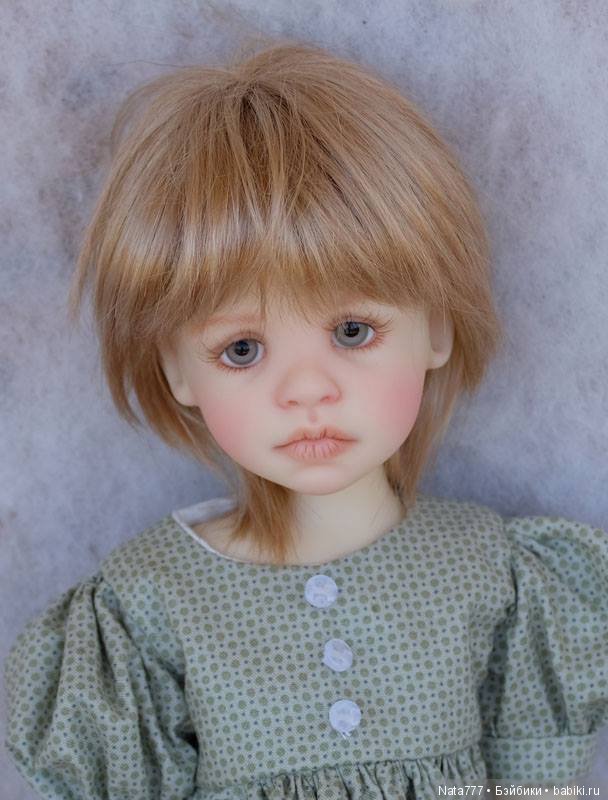 Новые образы Holly в новых паричках (фото 7)