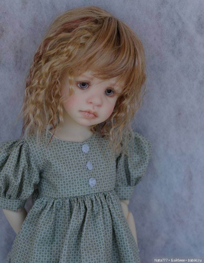 Новые образы Holly в новых паричках