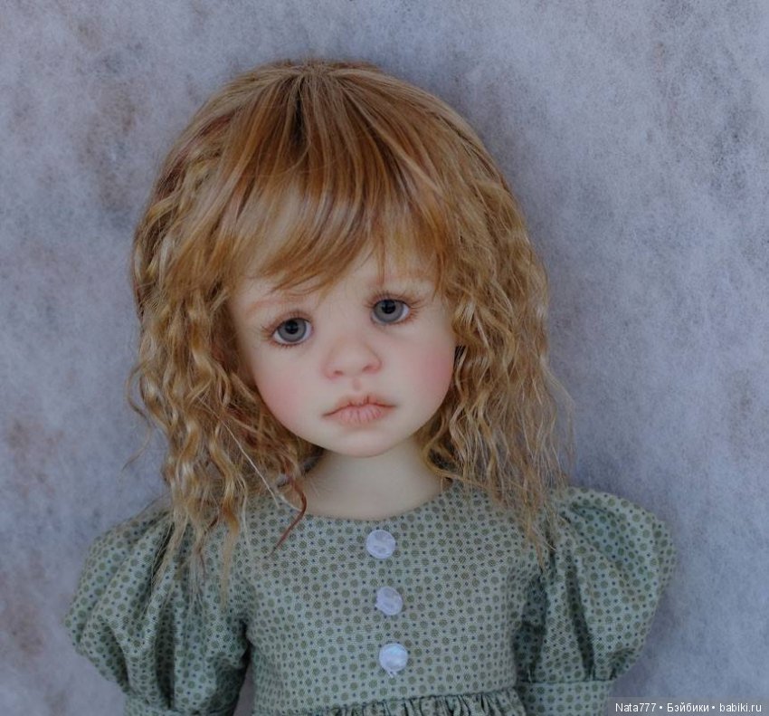 Новые образы Holly в новых паричках (фото 2)