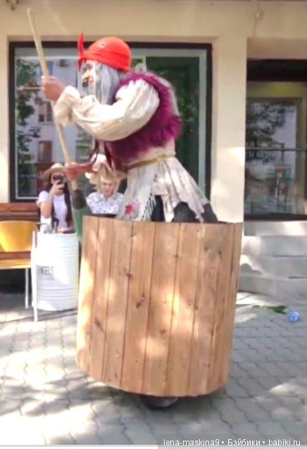 Константин Кожевников, в образе бабы яги