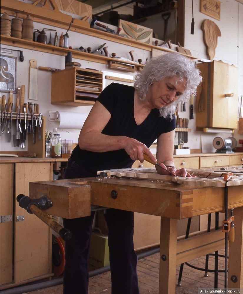 Интересные столики Judy Kensley McKie