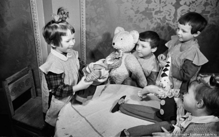 Такие душевные- милые фото..Дети, куклы, игрушки прошлых лет