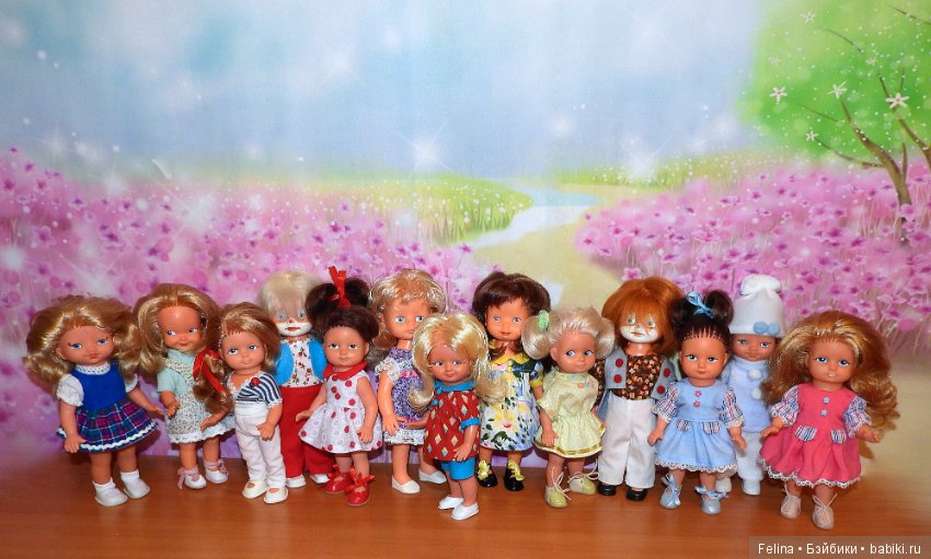 Людмила Щербина помогала мне одеть малышек ГДР