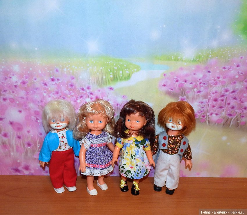 Людмила Щербина помогала мне одеть малышек ГДР