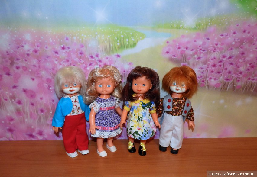 Людмила Щербина помогала мне одеть малышек ГДР