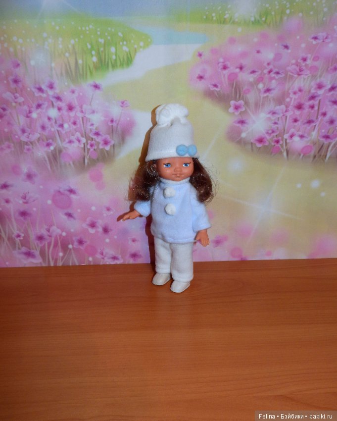 Людмила Щербина помогала мне одеть малышек ГДР (фото 8)