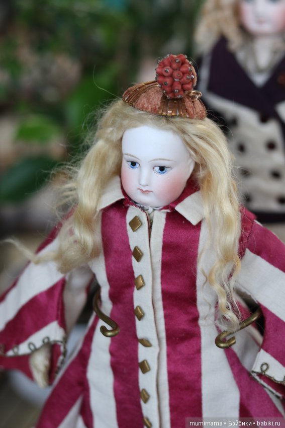 Прелестные ранние антикварные француженки - модницы от François Gaultier