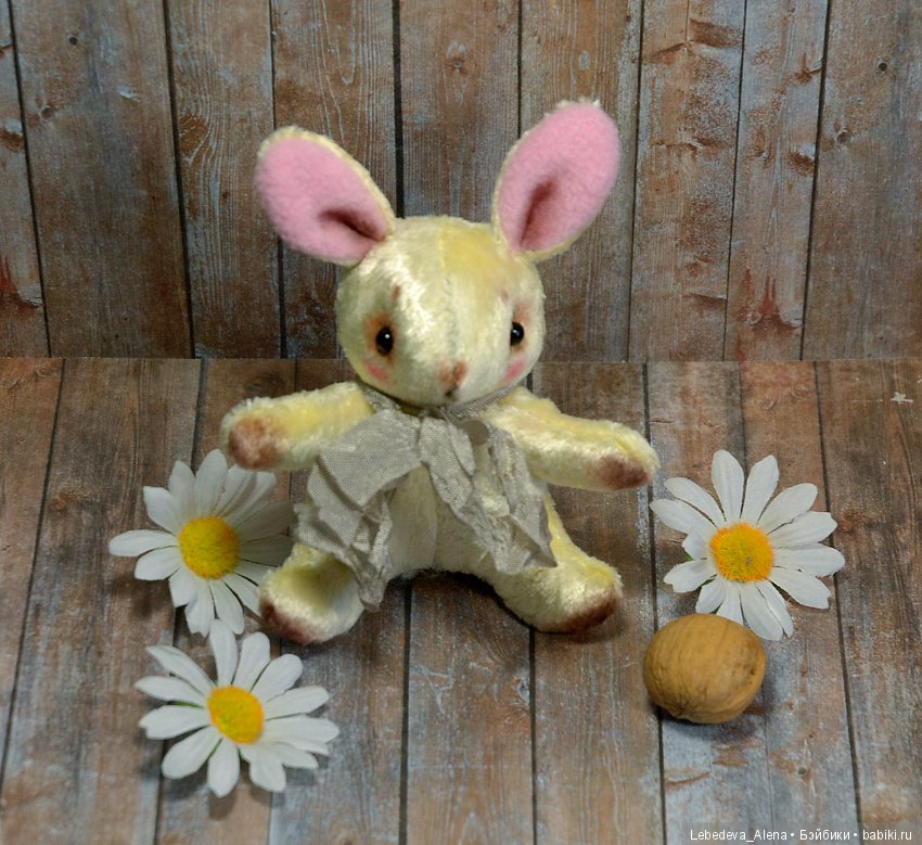 Зайка-обнимайка — Текстильные игрушки и примитивы: кофейные (фото 5)