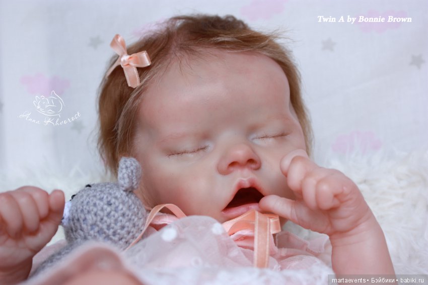 Малышка Twin A от скульптора Bonnie Brown
