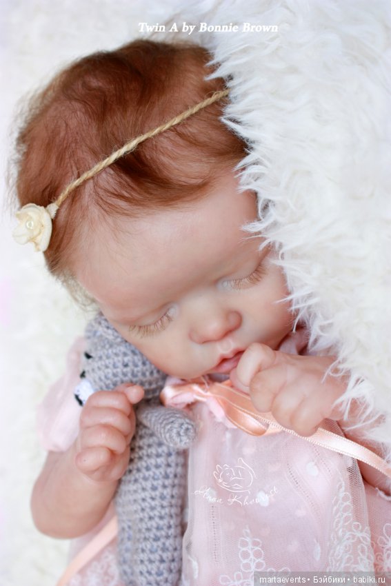 Малышка Twin A от скульптора Bonnie Brown