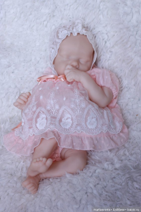 Малышка Twin A от скульптора Bonnie Brown