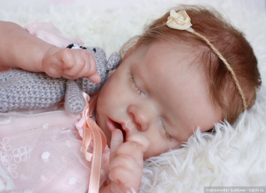 Малышка Twin A от скульптора Bonnie Brown