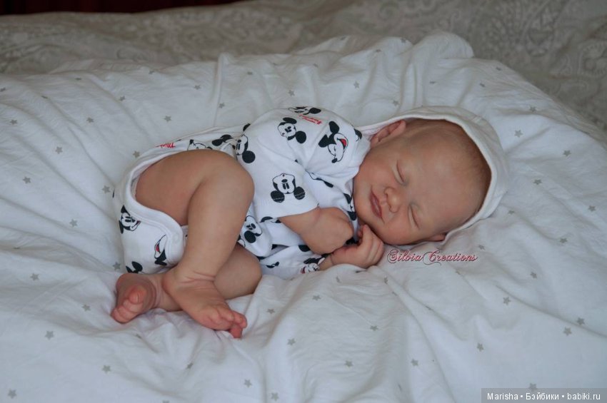 Peanut скульптора Priscilla Lopes, автор прототипа Silvia Ezquerra