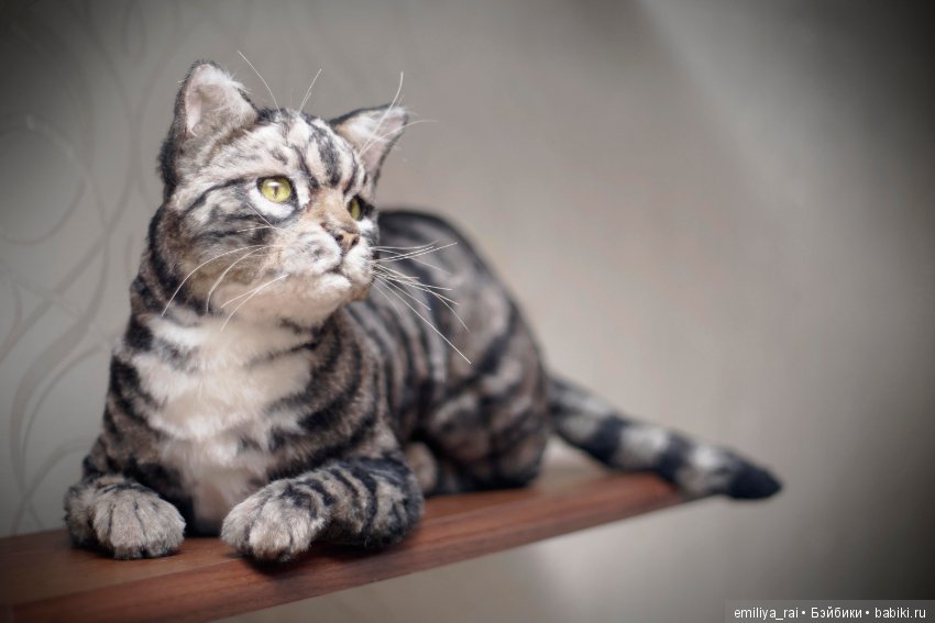 Полосатая кошечка. Реалистичная игрушка